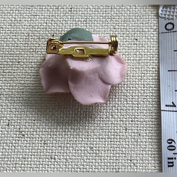 Pink Rose Shaped Brooch - Picture 3 of 3